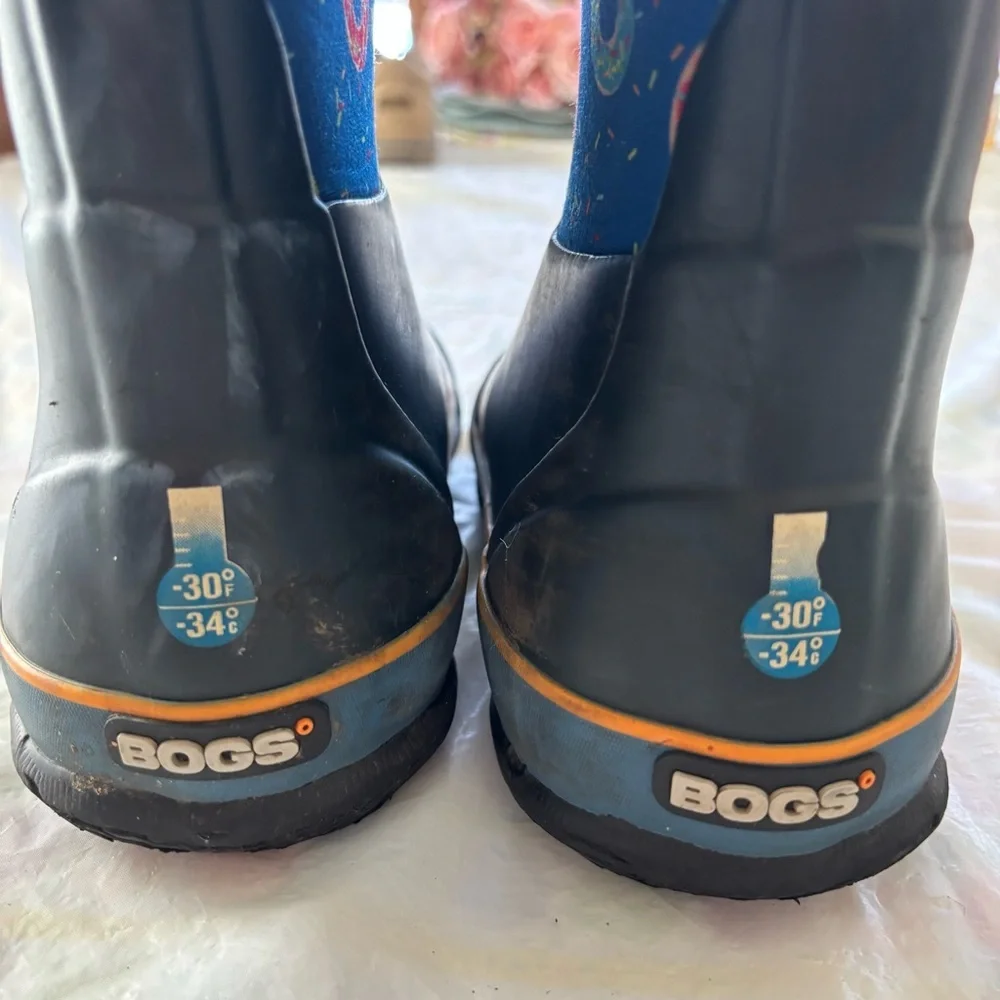 Bogs Blue Multi Donut Waterproof Boots Blue Pink Yellow SZ 4 Youth Good Cond